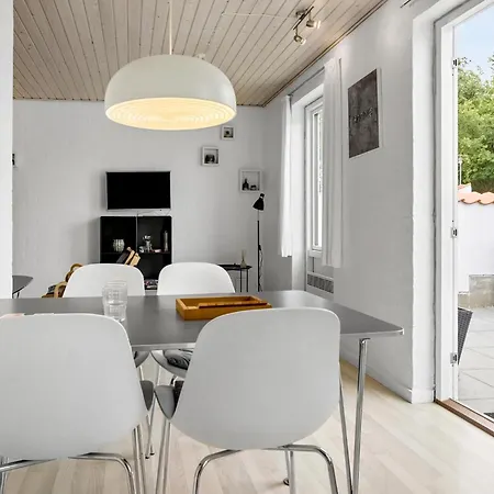 1 Bedroom Pet Friendly In *